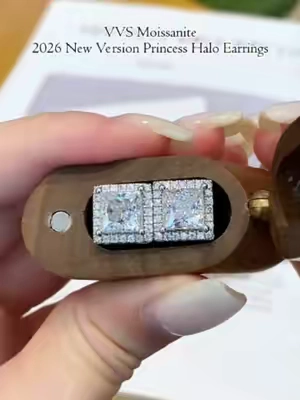 VVS Moissanite 2026 New Version Princess Halo Earrings💎💎💎#earring #earrings #moissaniteearrings #earringslovers #TikTokShopSummerSale #silver #silverjewelry #s925 #s925silver #2026 #delzzad #waterproofjewelry #jewelry #giftideas #viral #delzzadjewelry #nontarnishjewelry #beautiful #luxury #affordable #diamond #diamondtester #fyp #moissanite #bidandwin #princesscut