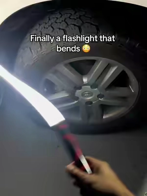Testing the bendable flashlight #fyp #bendableflashlight #worklight #cars #tiktokshopfinds 
