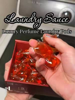 This laundry detergent smells sooo good AND actually cleans! 🧺 #laundrydetergent #laundrypods #fragrancetok #laundrysauce #perfumetok 