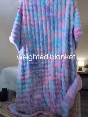 the softest, prettiest, and comfiest weighted blanket! @Bedsure #blanket #weightedblanket #bedding #cozy #blanketlife 