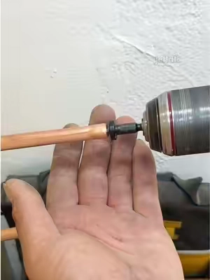 It turns out you can connect copper pipes without using extra fittings.#tiktokshop #hvactools#plumbingtools#tooltok#hvac 