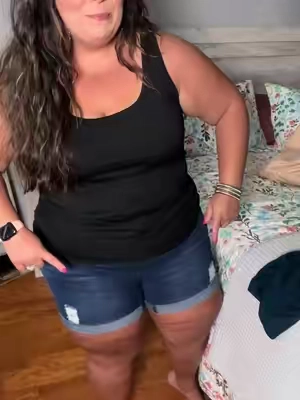 The best pull in shorts you can find! These are so comfy & I love how they hold everything in #plussize #plussizeshorts #denim #denimshorts 