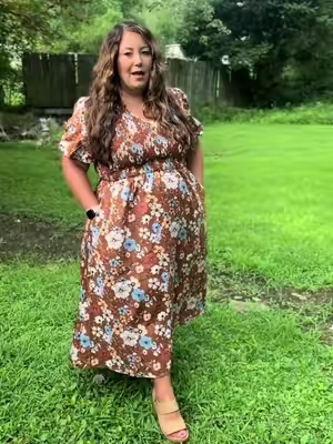 One you’re gonna get compliments on! 🤎 #plussize #plussizedress #plussizedresses #maxidress #falldresses 