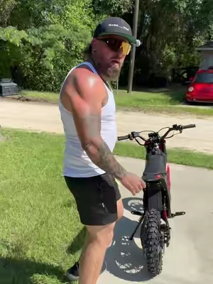When you click the link you'll have a few different options of high powered emotos. #ebike #emoto #dirtbike #motorcycle #motorbike 