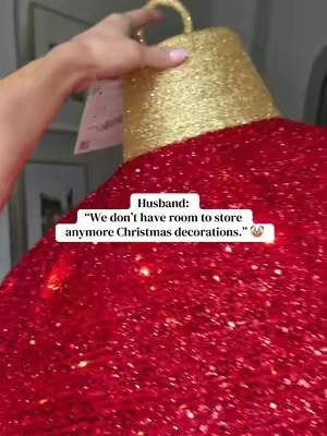 These GIANT Christmas Bulbs sold out so early last holiday season!! Going back for more colors while they are on sale + in stock!! #christmasdecor #christmasdecorations #christmaslights #outdoorchristmasdecor #christmasdecorating 