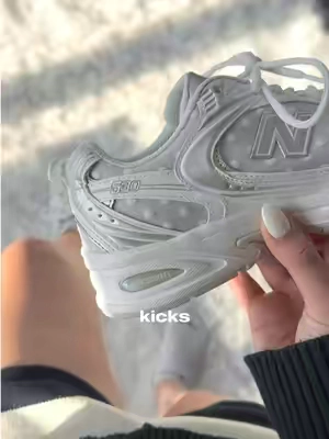 Where to buy the viral polka dot New Balance 530s — HERE! 😮‍💨🤍 #newbalance530 #polkadot #trends #womenshoes #flykicks 