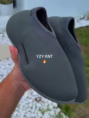 #tiktokshopcreatorpicks #tiktokshopbacktoschool #adidas #yeezy #yzy 