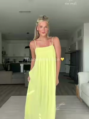 For my yellow loverssss 💛 #yellow #yellowdress #yellowmaxidress #beachfit #beachootd 