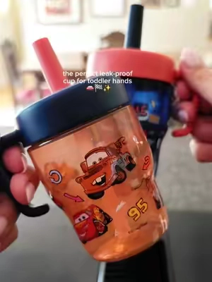 The best cups for kids ✨️ #toddlersoftiktok #kidsoftiktok #leakprooftumbler #kidscup #momhack 