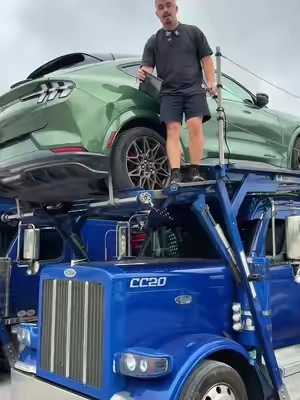 Extreme test on the MOB ARMOR phone holder #MOBARMOR #TruckDrivers