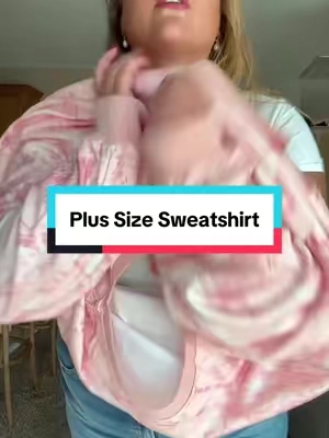 Love an oversized sweatshirt as a plus size girl #plussizefashion #eytino @Eytino 