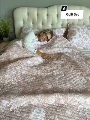 This quilt set is so perfect for all season… Soft, cozy, and so pretty! @@Linens & Hutch##quilt##bedroomrefresh##bedroommakeover##tiktokshopcreatorpicks