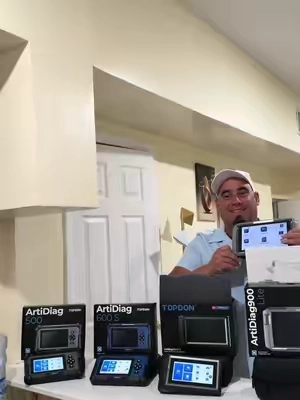 🚗🔧 Lleva el diagnóstico de tu vehículo al siguiente nivel con el TOPDON ArtiDiag 900 Lite. Este escáner inalámbrico ofrece diagnóstico completo de todos los sistemas, pruebas bidireccionales (Active Test), lectura y borrado de códigos, datos en tiempo real, AutoVIN y más de 8 funciones de mantenimiento como reset de aceite, EPB, DPF, SAS, BMS y ABS. Compatible con más de 60 marcas, incluye 2 años de actualizaciones gratuitas, ideal para mecánicos y amantes del DIY. #TikTokShopSummerSale #Summerfinds #TOPDON Wireless OBD2 Scanner #ArtiDiag900Lite #DiagnosticoAutomotriz       