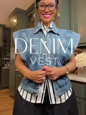Collared Denim Vest 💙 The perfect denim vest for the fall! #denimvest #denim #vest #vestoutfit #denimoutfit @Elengatine USA 