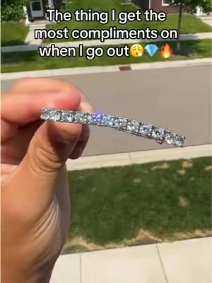 Easiest way to make your outfit look 10x better👀‼️ #gld #shopgld #tennisbracelet #jewelrytiktok #tiktokshopcreatorpicks 