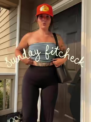 Catch me in these leggings for the next two weeks while we are packing 🤠 #leggingsoutfit #leggings #yogapants #tiktoksummersale #casualoutfits 