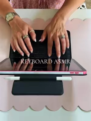 some keyboard ASMR for your Sunday ⌨️✨ #ipadkeyboard #ipadaccessories #magnetickeyboard #techfinds 