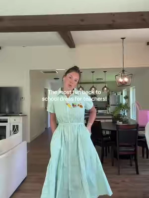 #backtoschoolshopping #teacherootd #teacherdress #backtoschooloutfit #firstyearteacher 