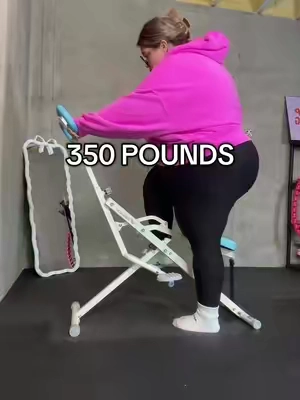I love that this deep squat. Machine helps me be able to actually do deep squats without having to worry about hurting my knees or falling to the ground. This takes my leg day to the next level, especially when I'm trying not to lose muscle if you know, you know. #tiktokshopsummersale #PlusSize #plussizeworkout #deepsquat 