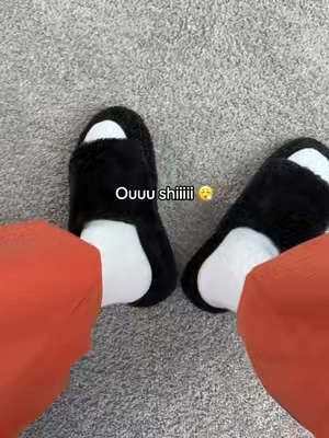 👆🏽Grab a pair before they sell out👆🏽 #recentpickups #musthaves #slippers #viraltiktok #trending 