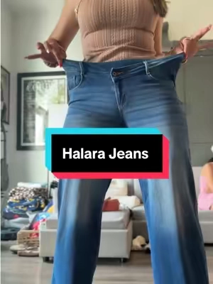 Si sientes que todos los jeans te quedan iguales... espera a ver estos. Su diseño con cintura asimétrica le da un toque moderno y diferente, mientras el corte wide leg estiliza la figura y combina con absolutamente todo. Son de esos jeans que elevan cualquier outfit con solo ponértelos.  #jeans #Halara #WideLegJeans #DenimStyle @Halara_official 
