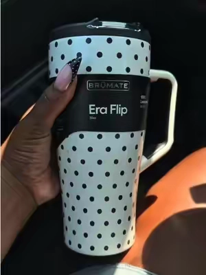 I’ve been obsessed with polka dots lately so this @BrüMate was perfect! I love the hidden straw ✨ #brumate #brumateera #tumblersoftiktok #polkadot 