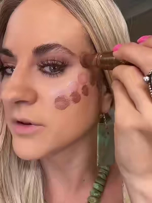 This one makeup trick completely changed how my liquids bronzer and blush blends #makeuptip #blush #bronzer #makeuphacks 
