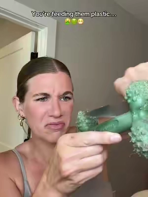 Your dog is eating microplastics and you might not even realize it🤢🤮😷 @Yipetor 