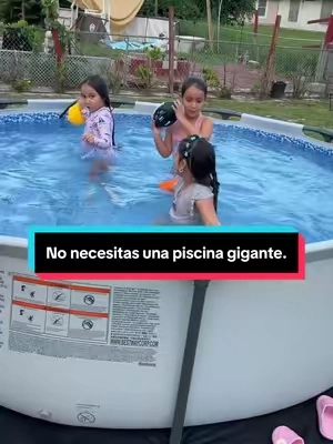 Si no tienes espacio para una piscina enorme, esta puede ser una muy buena opción. Los niños la disfrutan muchísimo, los adultos también, y además incluye bomba y sistema de filtración para mantener el agua en mejores condiciones. Hashtags #TikTokShop #Pool #Summer #FamilyFun 