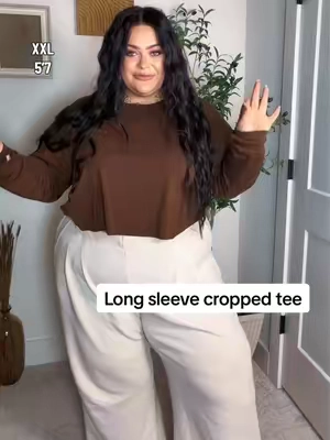 @SCUSTY #croppedshirt #workouttop #plussizefashion #longsleeveshirt 