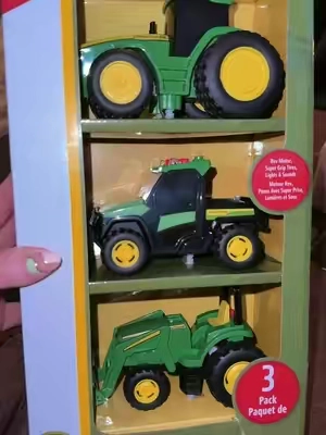3 mini size farm vehicles with lights and sounds! Perfect for your little country boy! 🚜 💚 