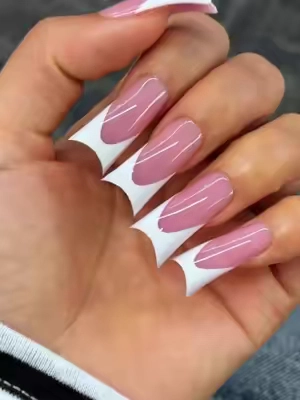 Nothing beats this duck tip’s effortless baddie energy 🦆💅 HL #nail #pressonnails #ducknails #mediumnails #nailinspo
