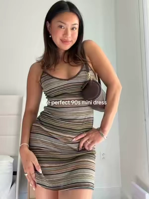 if you wanna feel like jennifer anniston core 🤎 follow for more ootds #90sfashion #2000sfashion #stripedress #casualdress 