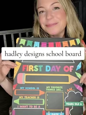 The cutest tradition to start with your kids! @Hadley Designs  #firstdayofschool #backtoschool #firstdayofschoolboard #hadleydesigns #mommusthaves 