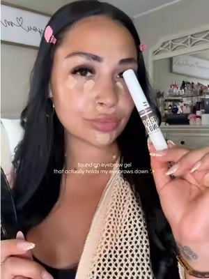 not all brow gels work for me but this ONE! 😮‍💨 so good! and it holds them down all dayyyy #eyebrowtutorial #laminatedbrows #browgel #fyp 