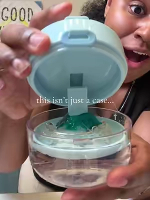 #retainers #retainercase #travelessentials #teethcare 
