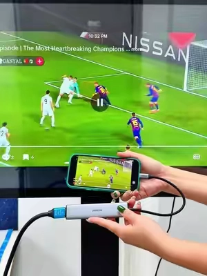 ¡Transmite en 4K directamente desde tu teléfono al televisor sin necesidad de Wi-Fi! #UGREEN #adaptador #USBCHub #DockingStation #TikTokMadeMeBuyIt 