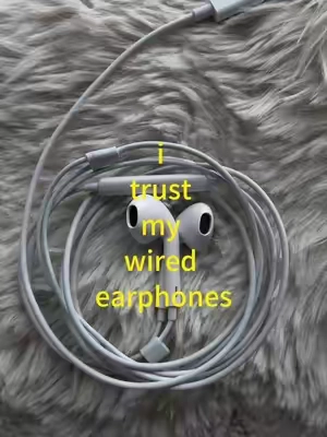 #headphones #muisc #fashion #virvalvideo #wired 