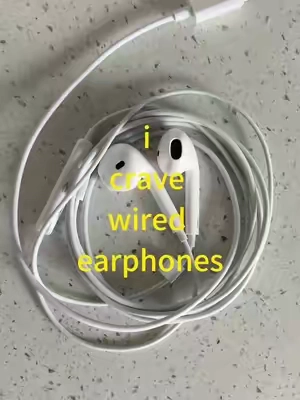 #headphones #muisc #fashion #virvalvideo #wired 