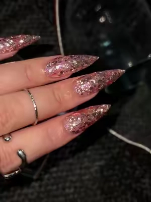 Your nails, but make them luxury ✨LW #nail #pressonnails #glitter #glitternails #stilettonails 