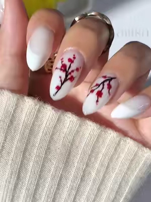 If you like clean French nails, you will love this floral touch 🌸🤍#diynailsathome #nailtutorials #nailkit #nailideas #frenchnails 