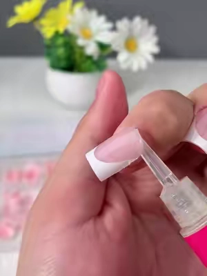 Pocket-sized removal tech, change nails anytime without pressure#greenish #tiktokshopsummersaleUp#nailsathome #tiktokshopsummersale #diynailremoval 