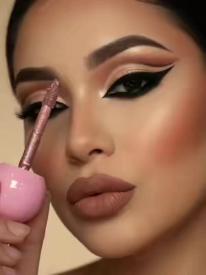 What I must bring when I go out#WeeklyDeals #tiktokshopsummersale #makeup #highlight #highlightliquid 