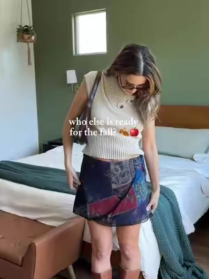 and so many color options | #fallfashion #fallootd #falltransitionoutfit #skirt #alineskirt 