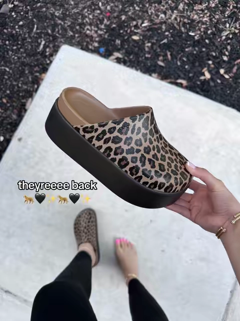 the cutest print that sells out so quick😭✨🐆 crocs just restocked them! #crocs 