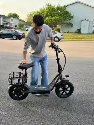 This is one of the best scooters you can get right now!  @MetroGlide Pro #creatorssightinsights #escooter #escooters #electricscooters #electricbikes 