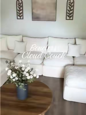 Absolutely stunning so comfortable and no assembly 👏 @@Weture Official##bonelesscouch##cloudcouch##homefurniture##couch##homedecor