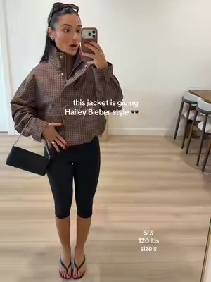 this bomber jacket is chic, affordable and it has pockets 🤌🏼 @PUFFIT.US #bomberjacket #falljacket #haileybieberstyle 