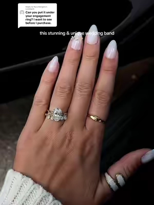 Replying to @Kyra Bargery i wear this dangly diamond ring on my pointer finger so it’s a little large for my ring finger but i think this would make the most stunning wedding band! #diamondring #weddingband #weddingring @Atta-jewelryUs 