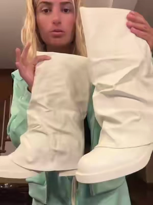 WAIT OMG #fyp #boots #concert #viral 